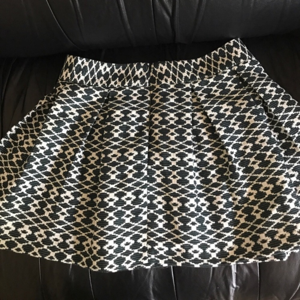 💚BANANA REPUBLIC💚DEEP PLEATED SKATER W/POCKETS💚 - Picture 8 of 8